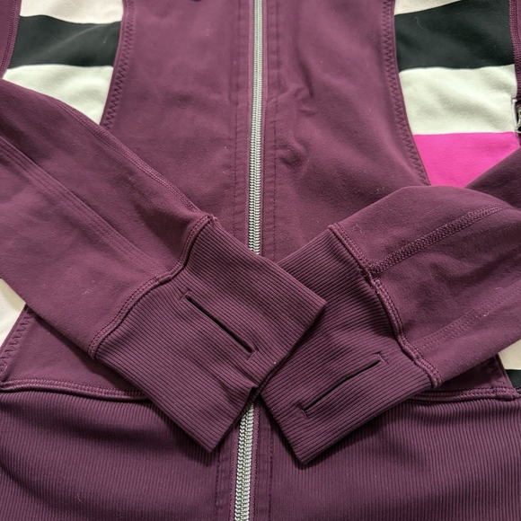 Lululemon Nice Asana Jacket Size 6-8 Plum Low Stripe Raspberry Glo - Picture 5 of 9